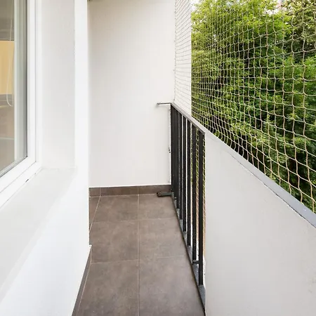 Saska Kepa Comfy Apartment *