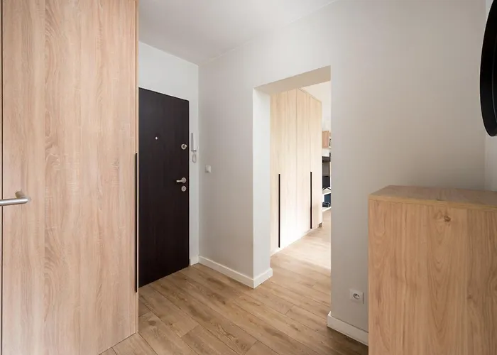 Saska Kepa Comfy By Bookinghost