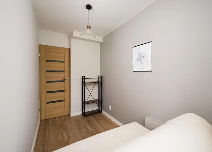 Saska Kepa Comfy By Bookinghost Apartment